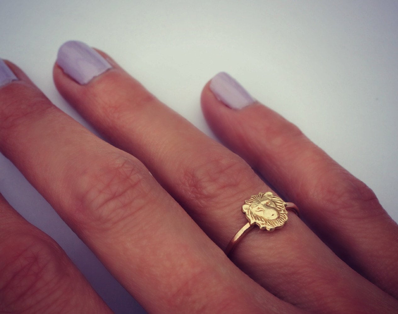 Gold stacking ring ∙ Lion ring ∙ Gold filled ring ∙ Animal ring ∙ Rustic hammered band