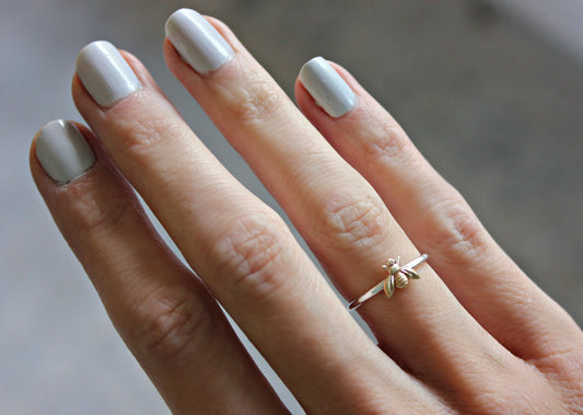 Silver rings ∙ Bee ring ∙ Sterling silver stacking ring ∙ Bee ring ∙ Silver ring ∙ Honeybee ring ∙ Rustic hammered band