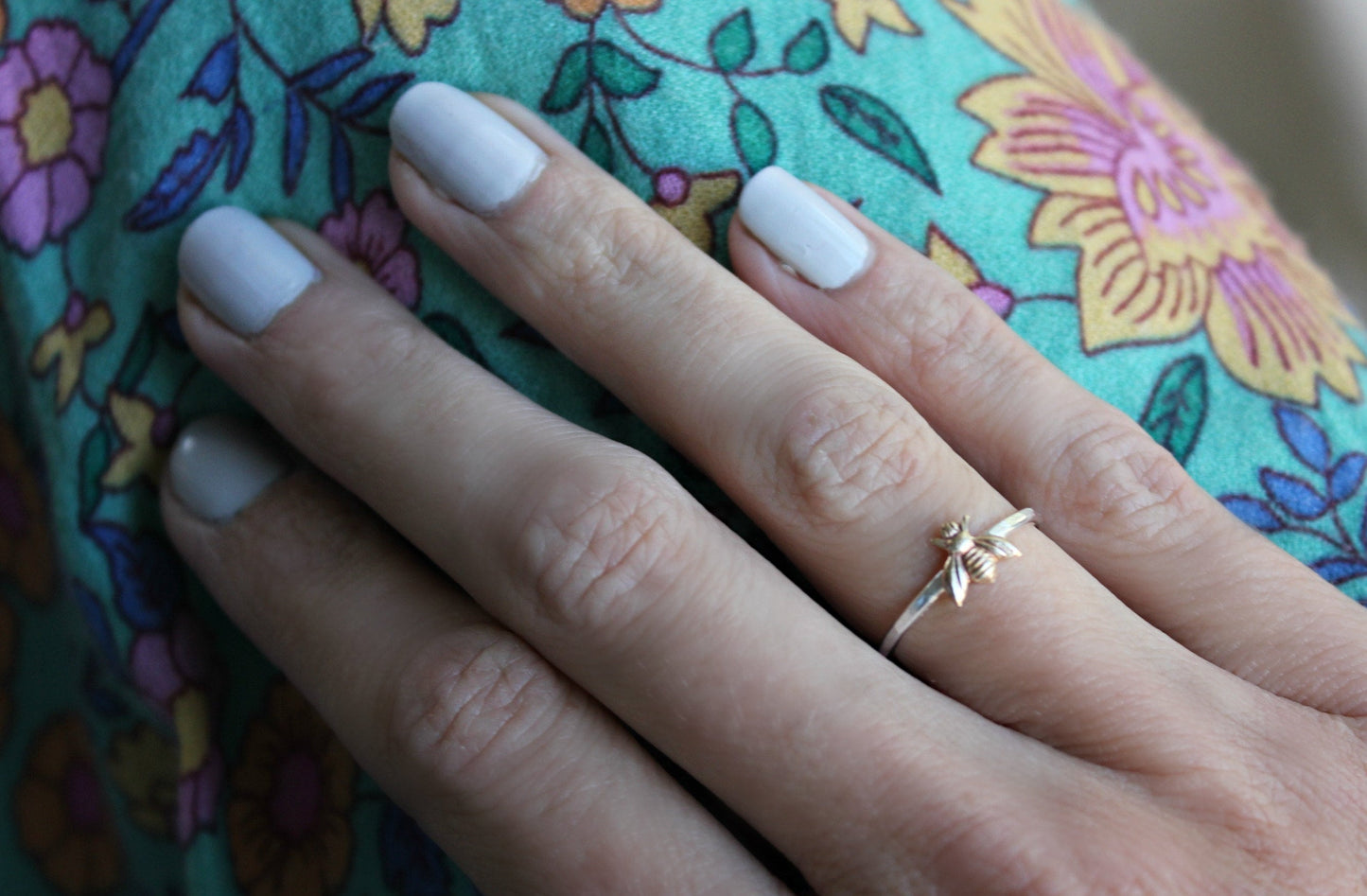 Silver rings ∙ Bee ring ∙ Sterling silver stacking ring ∙ Bee ring ∙ Silver ring ∙ Honeybee ring ∙ Rustic hammered band