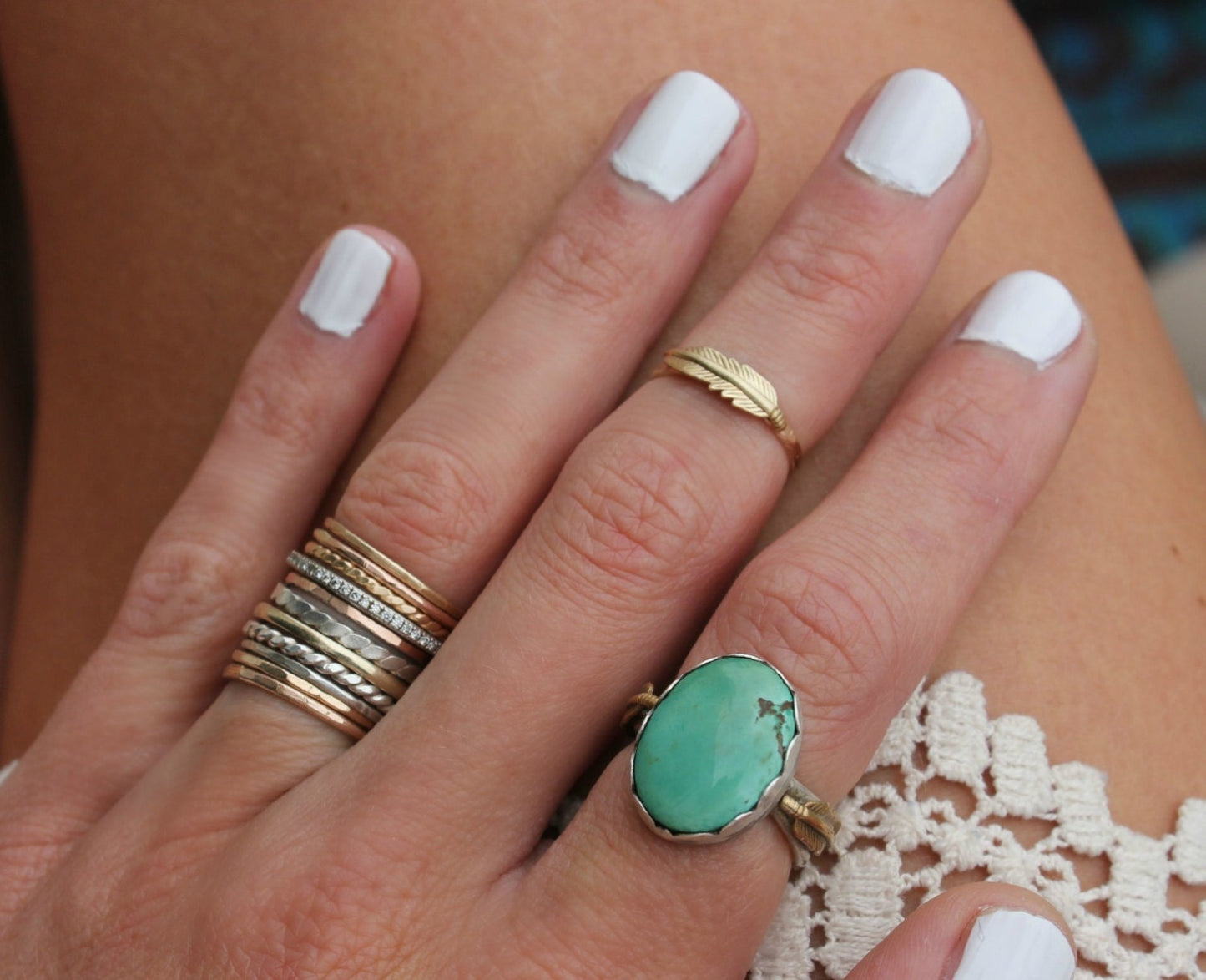 Gold feather midi ring